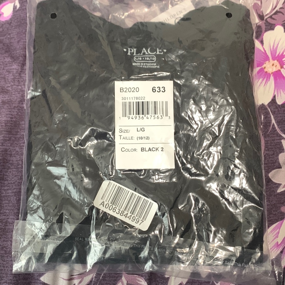 Girls black shortsleeve tshirt from Childrens place size L